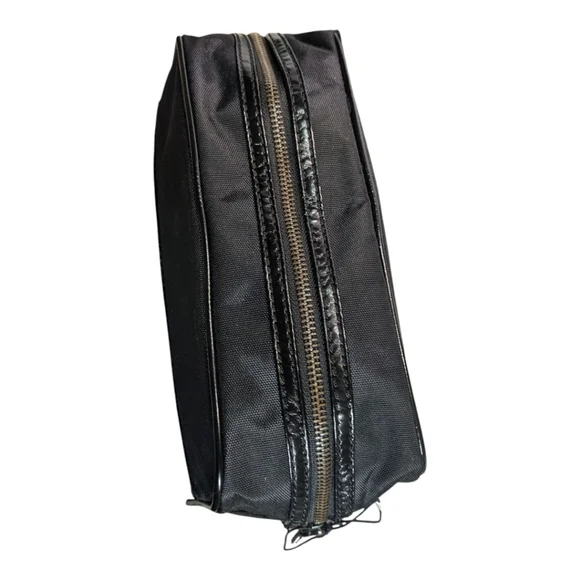 Burberry Fragrances Black Cosmetic Dopp Kit Vegan Leather Zip Top, NWT GWP Item - Picture 4 of 10